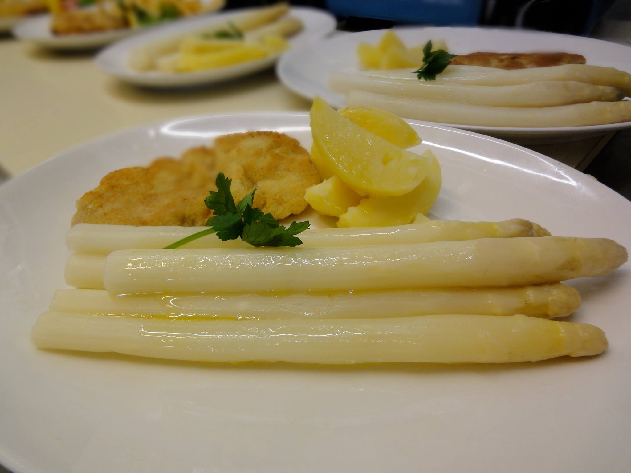 Top Spargel essen in Köln | Haus Schnackertz | Mr. Köln | Foto: Haus Schnackertz Top Spargel essen in Köln | Haus Schnackertz | Mr. Köln | Foto: Haus Schnackertz